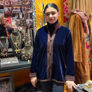 Veste en velours de soie bleu marine brodé Marron